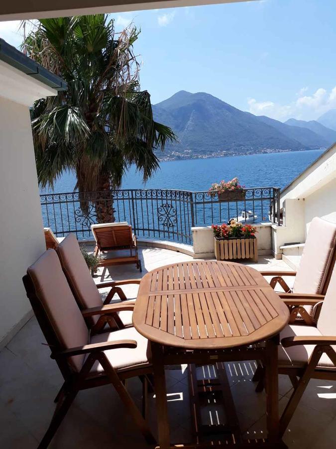 Maniva Penthouse By The Sea Lägenhet Kotor Exteriör bild